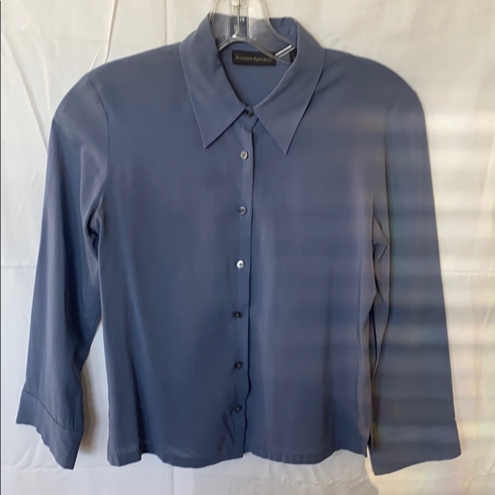 Banana Republic XS blue silk blouse